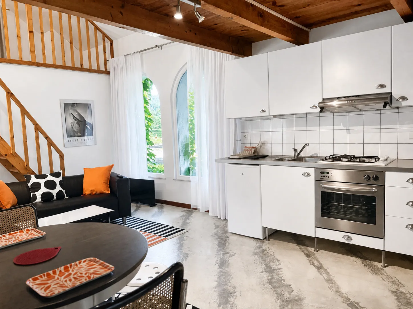 L’Atelier de Fernand, pièce de vie avec cuisine