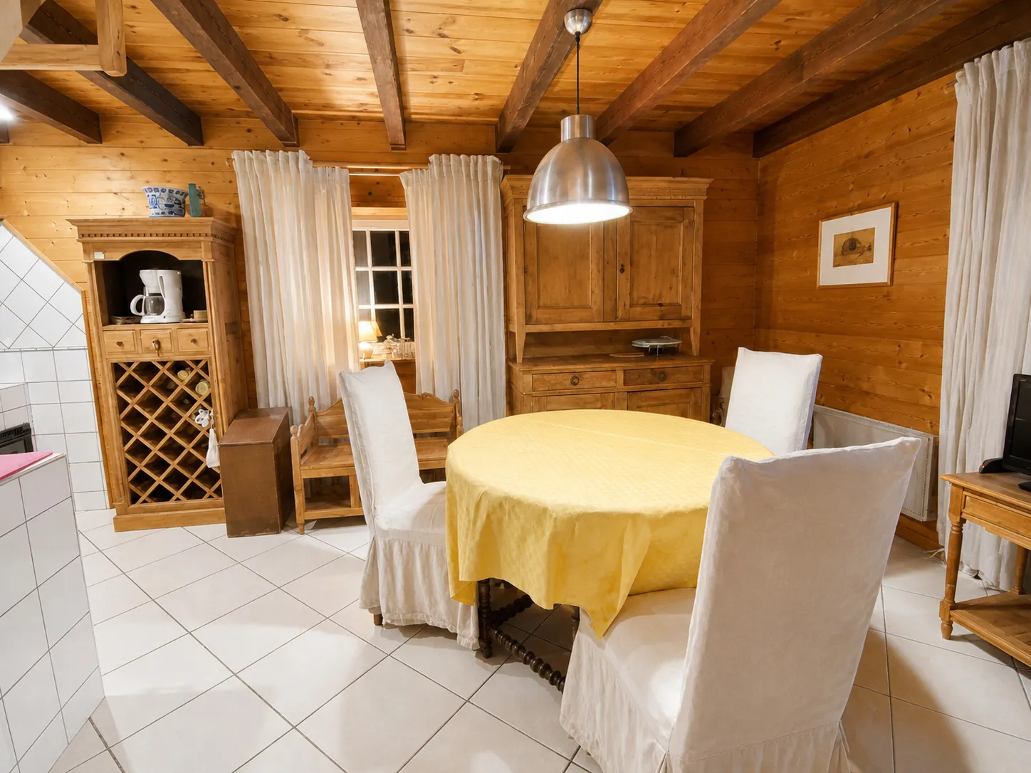 Le Petit Gîte, coin repas