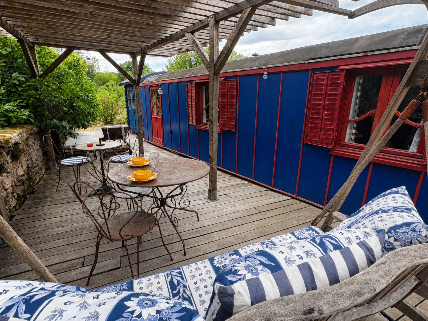 La Roulotte « Blue Lady », terrasse couverte